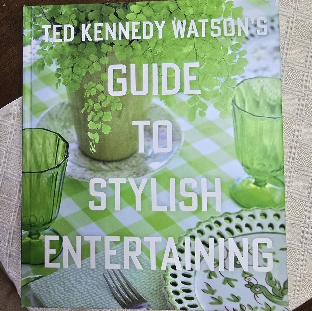 Green Stylish Entertaining Book